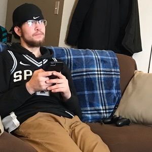 Meet your Posher, Colin